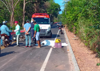 Homem morre após perder o controle de motocicleta e bater em poste em Teresina