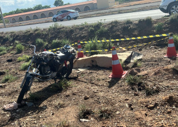 Homem perde controle de moto, cai e morre em Teresina; vítima buscaria filha no trabalho