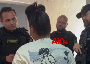 Mulher presa em operação diz que namorado fugiu e abandonou drogas em casa antes da chegada da polícia no Piauí; VÍDEO