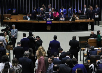 Câmara aprova urgência para votar projeto que cria bancada cristã