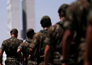 Defesa gastou R$ 37 bi com pensões militares em pouco mais de um ano