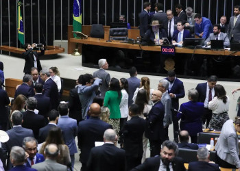 Câmara aprova projeto que reajusta salários de servidores públicos