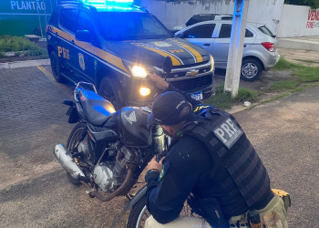 Polícia Rodoviária Federal prende homem com moto adulterada no litoral do Piauí