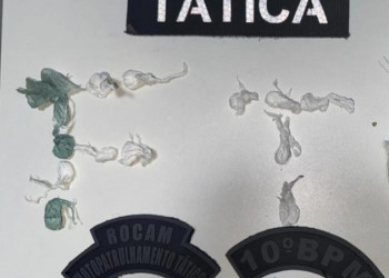 Homem tenta fugir e esconder droga em depósito de bebidas, mas é preso pela PM no Piauí