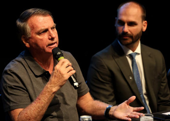 Polícia Federal indicia Bolsonaro e Eduardo por tentar atrapalhar ação penal do golpe