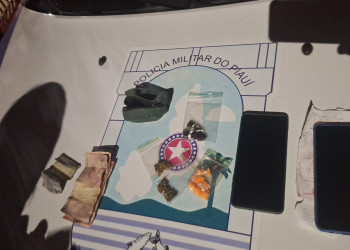 Casal é preso com drogas e celular roubado no bairro Água Mineral, em Teresina