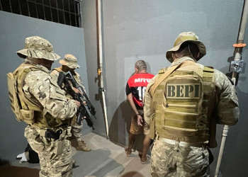 Foragido de penitenciária é recapturado vendendo drogas no Piauí; familiares tentaram impedir prisão