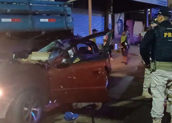 Mulher morre após motorista tentar desviar de motocicleta e bater em caminhonete no Piauí