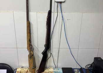 Polícia Militar prende três pessoas por tráfico e apreende armas e drogas no Sul do Piauí