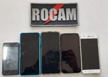 Homem tenta fugir, mas é perseguido e preso com celulares roubados na Praça da Bandeira em Teresina