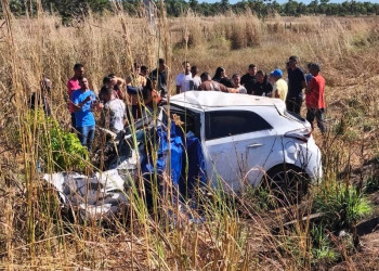 Grave acidente entre carro e ônibus deixa dois homens mortos em Campo Maior, no Piauí