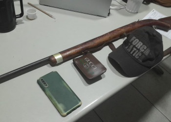 Homem é preso após ser flagrado com espingarda em metalúrgica na zona Sudeste de Teresina