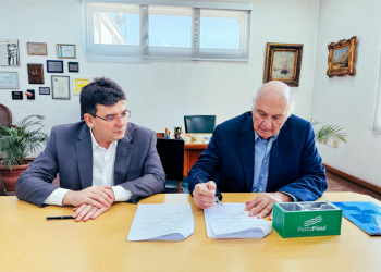 Rafael Fonteles assina, em São Paulo, acordo para operação de cargas no Porto Piauí