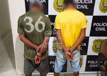 Dois homens são presos suspeitos de ameaçar dono de mercado com faca e assaltar estabelecimento no Piauí