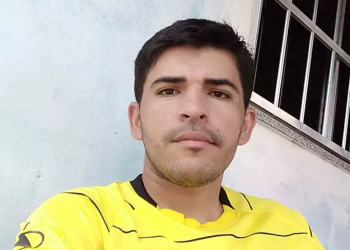 Homem morre após perder controle de moto e bater contra meio-fio no interior do Piauí