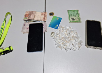 Passageiro de moto por aplicativo é abordado e apreendido com drogas, dinheiro e documento falso em Teresina