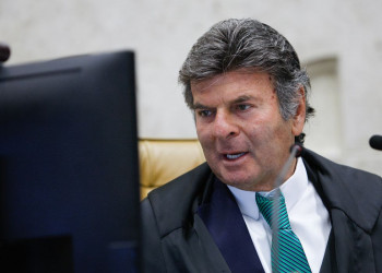 Fux diverge de Moraes e Dino e vota para absolver Bolsonaro e 7 réus na trama golpista