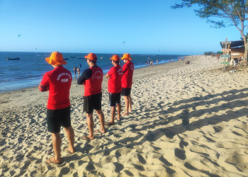 Corpo de Bombeiros Militar reforça segurança nas praias com Operação Veraneio