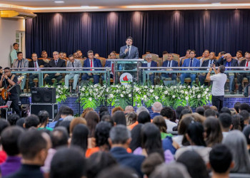 Rafael Fonteles participa de culto em ação de graças, abrindo programação do Dia do Piauí