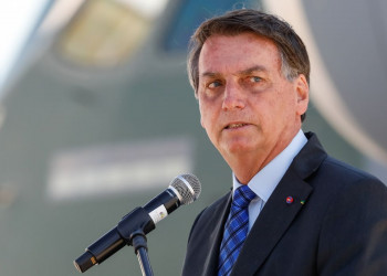 Às vésperas de julgamento no TSE, Bolsonaro diz que não é “justo” ter direitos políticos cassados