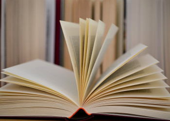 Justiça suspende compra de livros de inglês pela prefeitura Teresina no valor de R$ 283 milhões