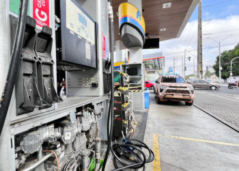 Postos de combustíveis no Piauí são interditados por suspeita de lavar dinheiro para o PCC; FOTOS!