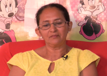 Emocionada, mãe de vítima de feminicídio em Teresina fala sobre filha e relata ameaças do assassino