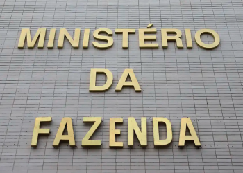 Lula nega erro no IOF e indica novo acordo fiscal em construção com líderes do Congresso
