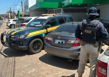 Veículo é recuperado em Teresina 1 hora após registro de roubo; homem é preso e menor apreendido