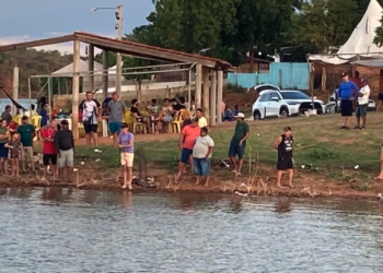 Corpo de homem que se afogou ao tentar atravessar barragem é retirado com vara de anzol no Piauí