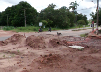 Obra inacabada causa transtornos e prejuízos financeiros para moradores da zona Norte de Teresina