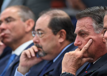 Bolsonaro fala em ‘atropelo’ de prazos e diz que STF tem ‘pressa’ em julgamento que o torna réu