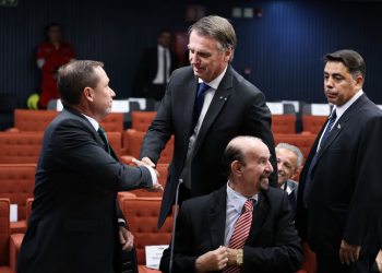 Cid: Bolsonaro ‘enxugou’ minuta de golpe e apostava em pressão popular para mudar eleições