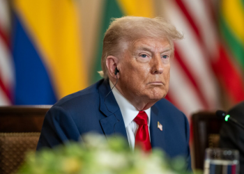 Trump cita Bolsonaro e impõe tarifa de 50% a produtos do Brasil em carta a Lula