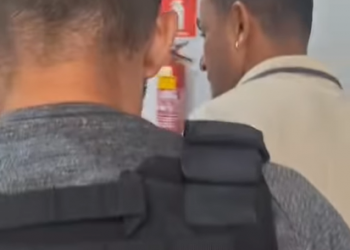 Homem é preso após perseguir ex e abusá-la em sua própria casa no Piauí; vítima filmou crime como prova