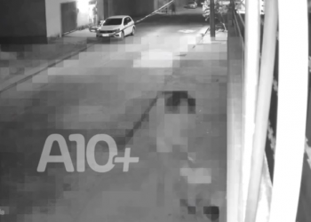 Câmera registra momento em que mulher mata irmão a facadas na zona Norte de Teresina; VÍDEO