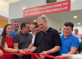 Prefeito Marcelo Jatobá entrega sede do SAMU e inaugura iluminação do estádio municipal em Piracuruca, Piauí