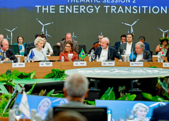 Lula ‘pausa’ COP30 e vai à Colômbia em meio a tensão entre EUA e Venezuela