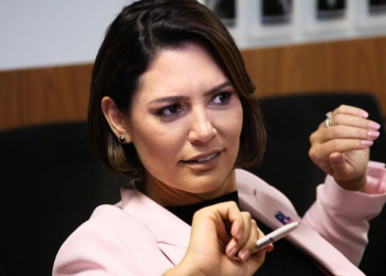 Liderança política e Governo do Ceará: entenda o conflito entre Michelle e os filhos de Bolsonaro