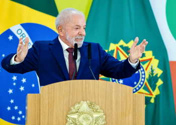 Lula assina decreto do indulto de Natal sem beneficiar condenados por crimes contra a democracia