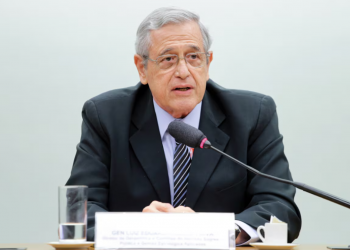 Moraes cancela visita a ex-ministro preso por trama golpista e manda PGR avaliar falas de general