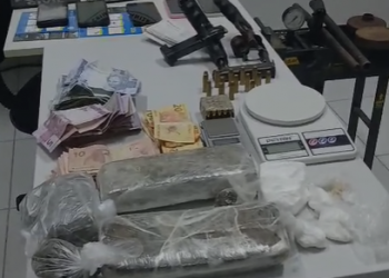 Polícia prende trio e apreende drogas durante operação no litoral do Piauí