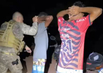 Polícia prende três suspeitos de tráfico de drogas em boca de fumo em Altos, Piauí