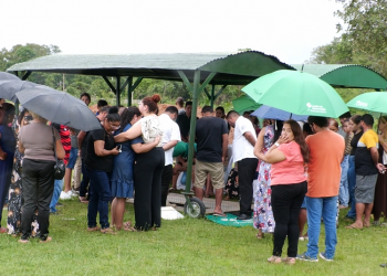 Tristeza e comoção marcam enterro de homem morto pelo próprio filho em Teresina: 