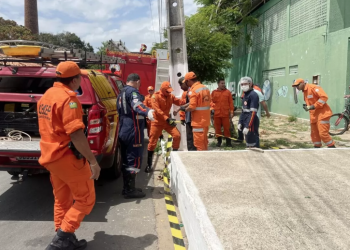 Idoso é resgatado após cair em vala no litoral do Piauí