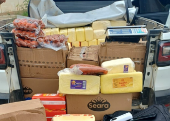 PRF recupera veículo roubado no CE e apreende 750kg de alimentos irregulares que seriam vendidos no Piauí; carga avaliada em R$ 16 mil
