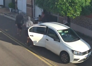 Criminosos fazem idoso e neto de 4 anos de reféns na zona Leste de Teresina; carro é recuperado