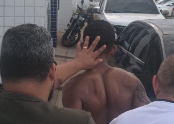 Polícia prende homem que agrediu a ex por não aceitar término da relação em Timon; adolescente também é apreendido