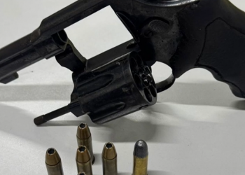 PM apreende arma e munições de homem suspeito de ameaçar ex-companheira em Timon, no Maranhão