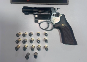 Idoso é preso após efetuar disparo de arma de fogo durante briga de trânsito na zona Leste de Teresina
